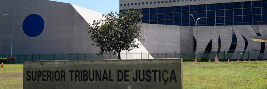 STJ: Herdeira de Ex-Combatente Não Pode Acumular Duas Pensões