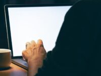 Descubra como escolher o concurso público ideal para o seu perfil, com dicas práticas e estratégias para alinhar seus objetivos pessoais e profissionais. Prepare-se com segurança.