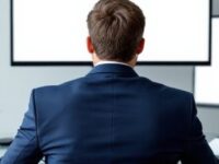 Descubra como escolher a pós-graduação certa para o seu perfil profissional e alinhar seus objetivos de carreira a uma formação que traga resultados reais. Flexibilidade e estratégia para transformar sua trajetória.