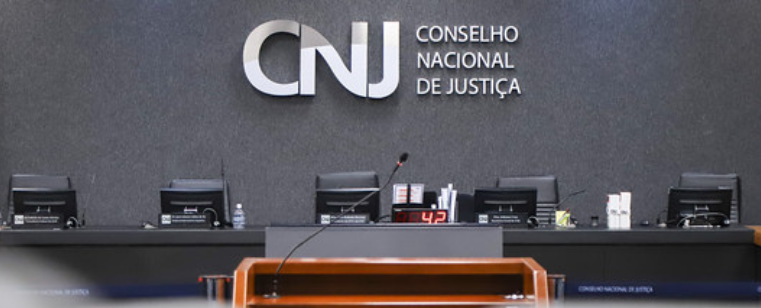 CNJ aprova resolução que garante a gravação e disponibilização integral de atos processuais, assegurando transparência e conformidade com a LGPD. Advogados e partes têm direito ao registro, com restrições para proteger dados sensíveis.