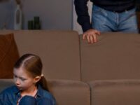 A Lei nº 15.240/2025 alterou o Estatuto da Criança e do Adolescente (ECA) e reconheceu o abandono afetivo como ilícito civil. Descubra o que muda no Direito de Família, as consequências jurídicas e como se preparar profissionalmente com a pós-graduação em Direito de Família e Sucessões do MeuCurso.