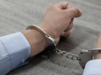 Nova lei amplia a coleta de DNA na identificação criminal, altera a execução penal e levanta debates sobre privacidade e direitos fundamentais.