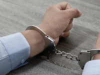 Entenda o impacto do PL 4206/2025 e as recentes decisões do STJ sobre a proibição da prisão domiciliar para líderes de organizações criminosas. Mantenha-se atualizado com o método MeuCurso e domine as teses mais complexas da advocacia criminal contemporânea.