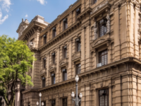 Descubra por que o TJSP é o maior tribunal do mundo e o degrau ideal para juízes e promotores. Garanta sua estabilidade com o método MeuCurso.