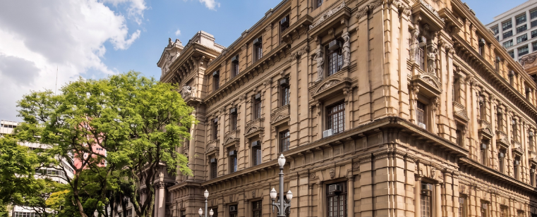 Descubra por que o TJSP é o maior tribunal do mundo e o degrau ideal para juízes e promotores. Garanta sua estabilidade com o método MeuCurso.