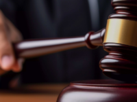 Sonha com a magistratura? Descubra como é a rotina real de um juiz, do volume de processos à gestão de gabinete. Prepare-se para o ENAM 2026 com o MeuCurso!