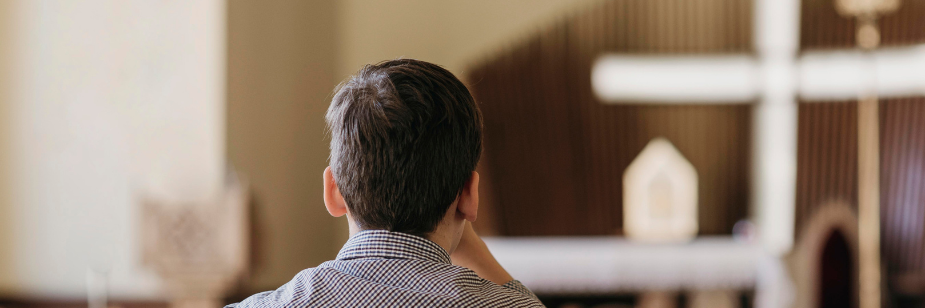 Perturbação de Culto e Crime: Justiça Condena Fiel por Tumulto em Missa