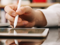 Entenda a decisão do STJ no REsp 2.243.445/SP que valida a assinatura digital GOV.BR e limita exigências de reconhecimento de firma no processo civil.