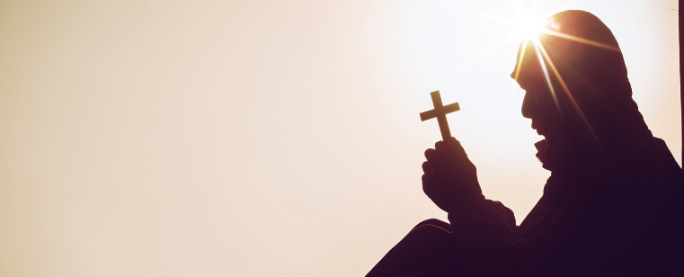 Abuso de fé e vulnerabilidade: justiça anula doação de fiel autista e impõe indenização a igreja 
